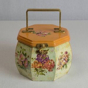 Vintage decoupage floral box purse